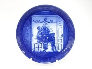 ROYAL COPENHAGEN　ロイヤルコペンハーゲン　「Trimming the Tree」　イヤープレート(2000年)　洋食器